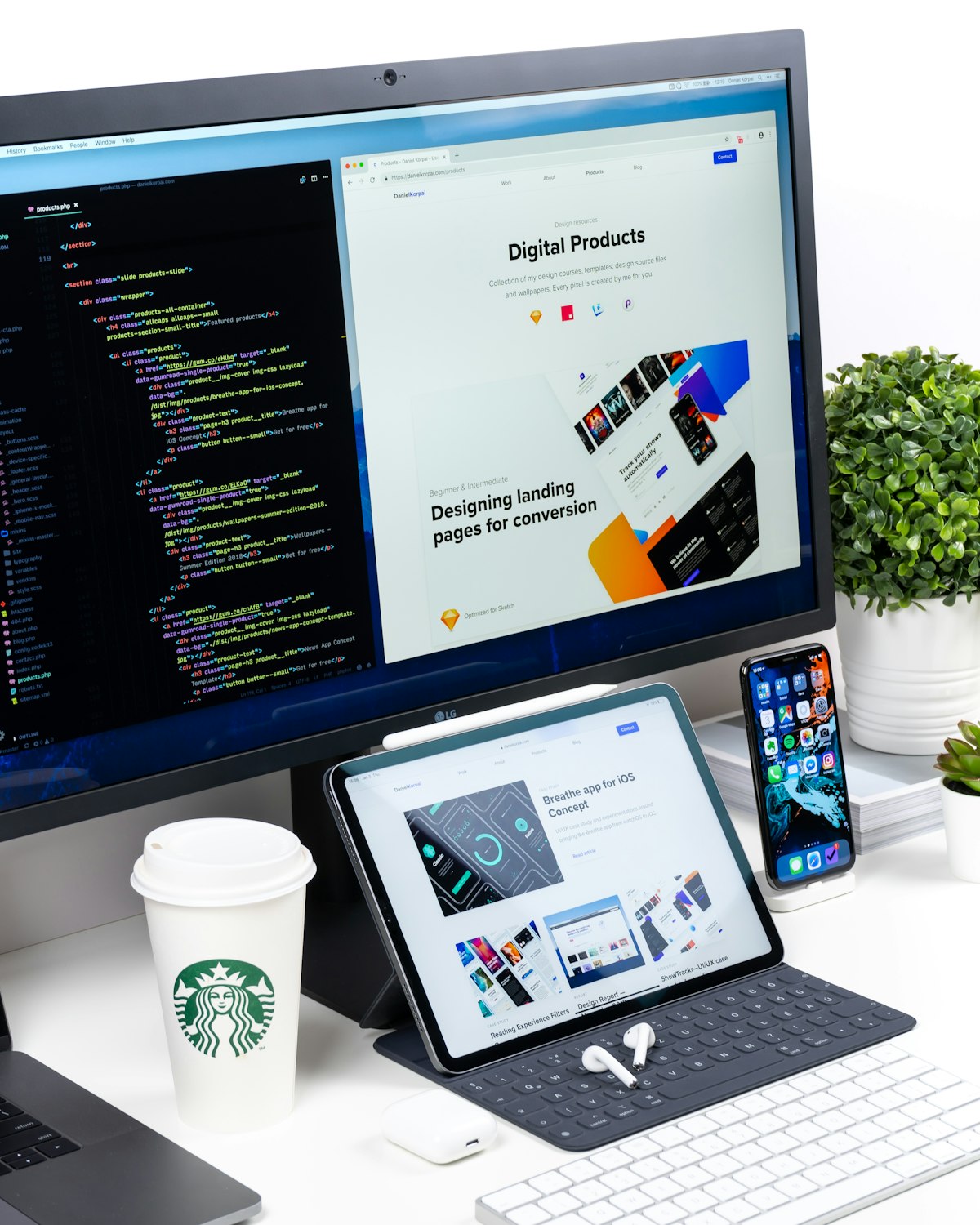 Workspace s kódem a design mockupy
